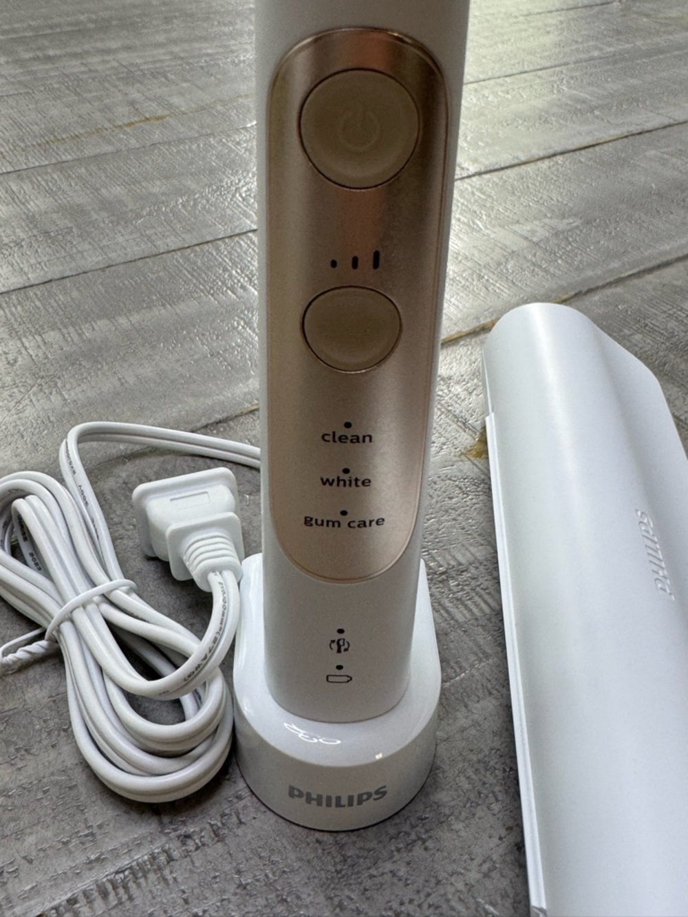 Philips Sonicare Professional Clean Rechargeable Electric Toothbrush White Gold - Picture 2 of 7